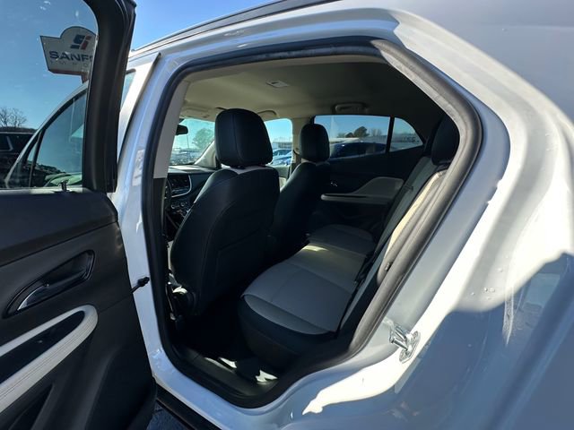 Used 2022 Buick Encore Preferred image 18