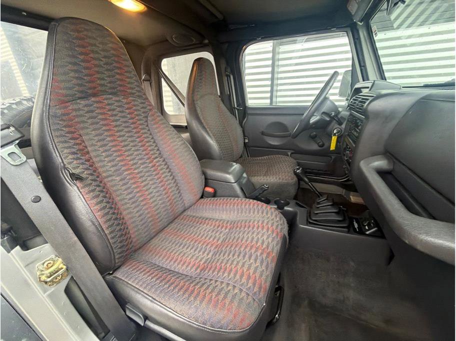 Used 2000 Jeep Wrangler Sport AWD/4WD image 4