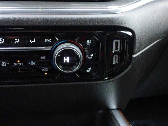 Used 2024 Chevrolet Silverado 3500 High Country w/ High Country Premium Package AWD/4WD image 20