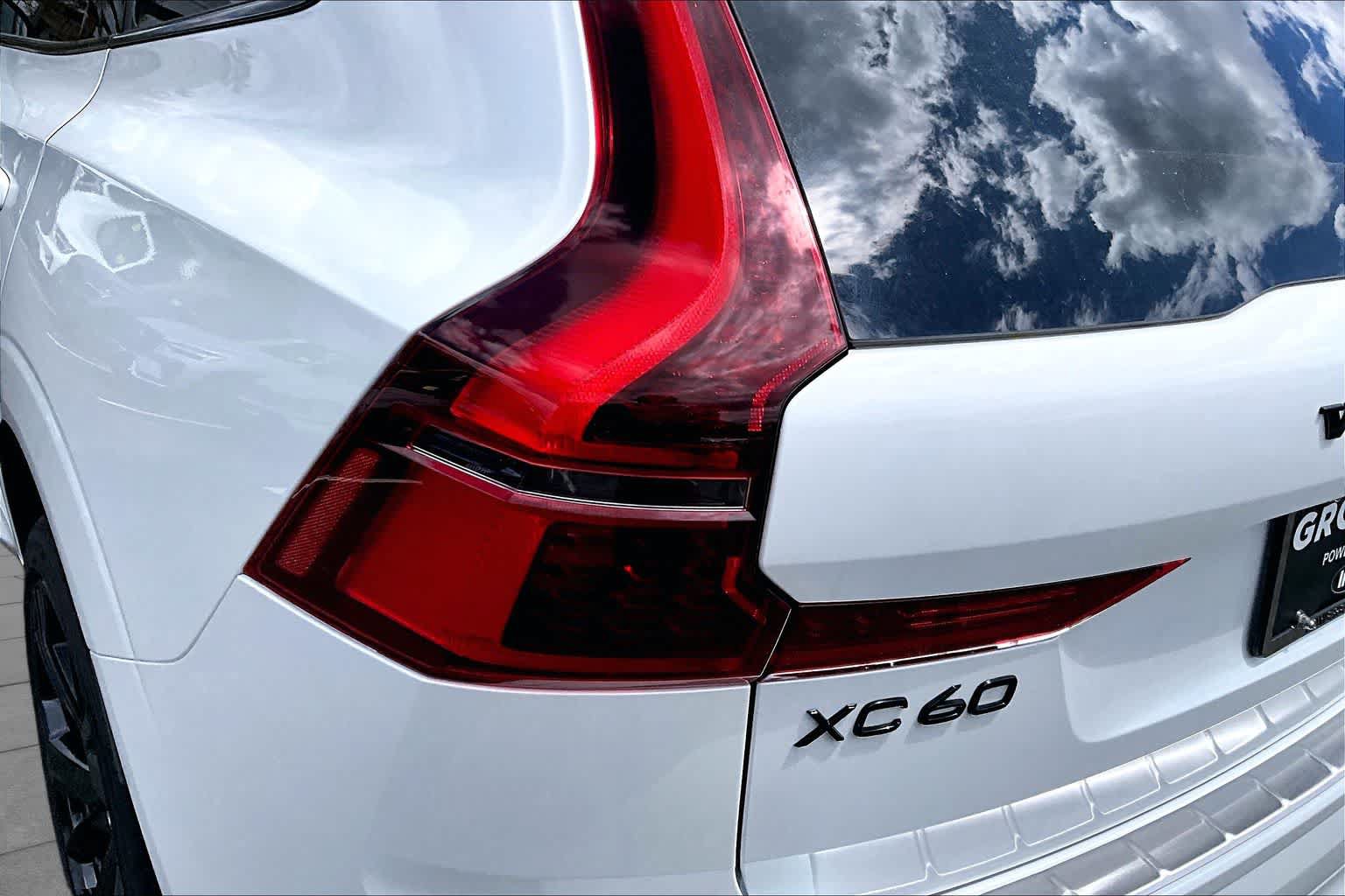 New 2026 Volvo XC60 B5 Ultra w/ Protection Package Premier AWD/4WD image 5