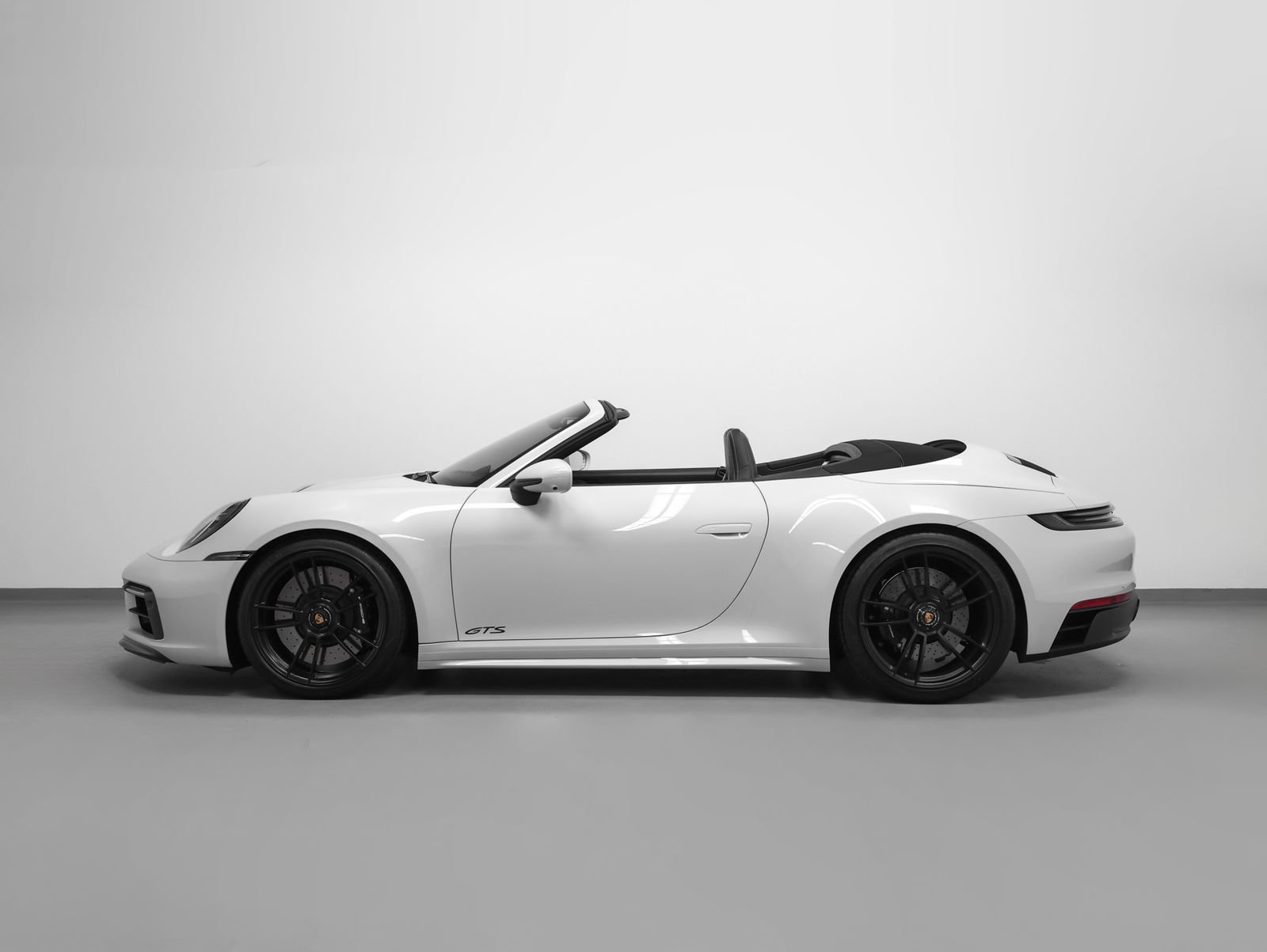 Certified 2023 Porsche 911 Carrera GTS RWD image 2