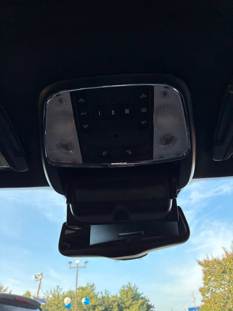 Used 2014 Chrysler 300 C w/ Beats Audio Group RWD image 42
