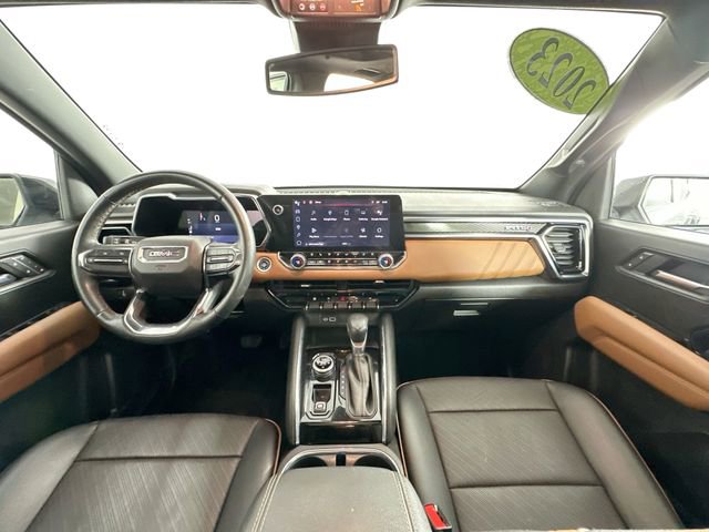 Used 2023 GMC Canyon AT4 image 3