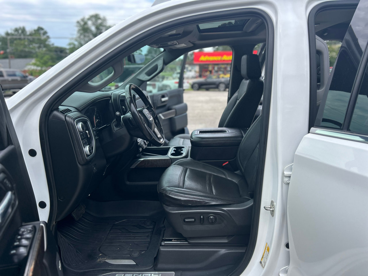 Used 2019 GMC Sierra 1500 Denali w/ Denali Ultimate Package image 9