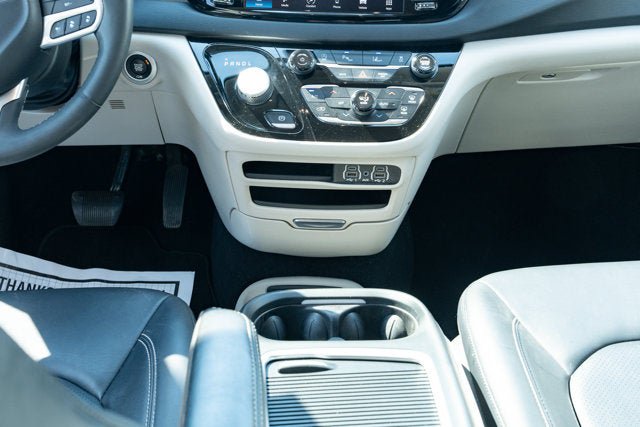 Used 2024 Chrysler Pacifica Touring-L FWD image 34