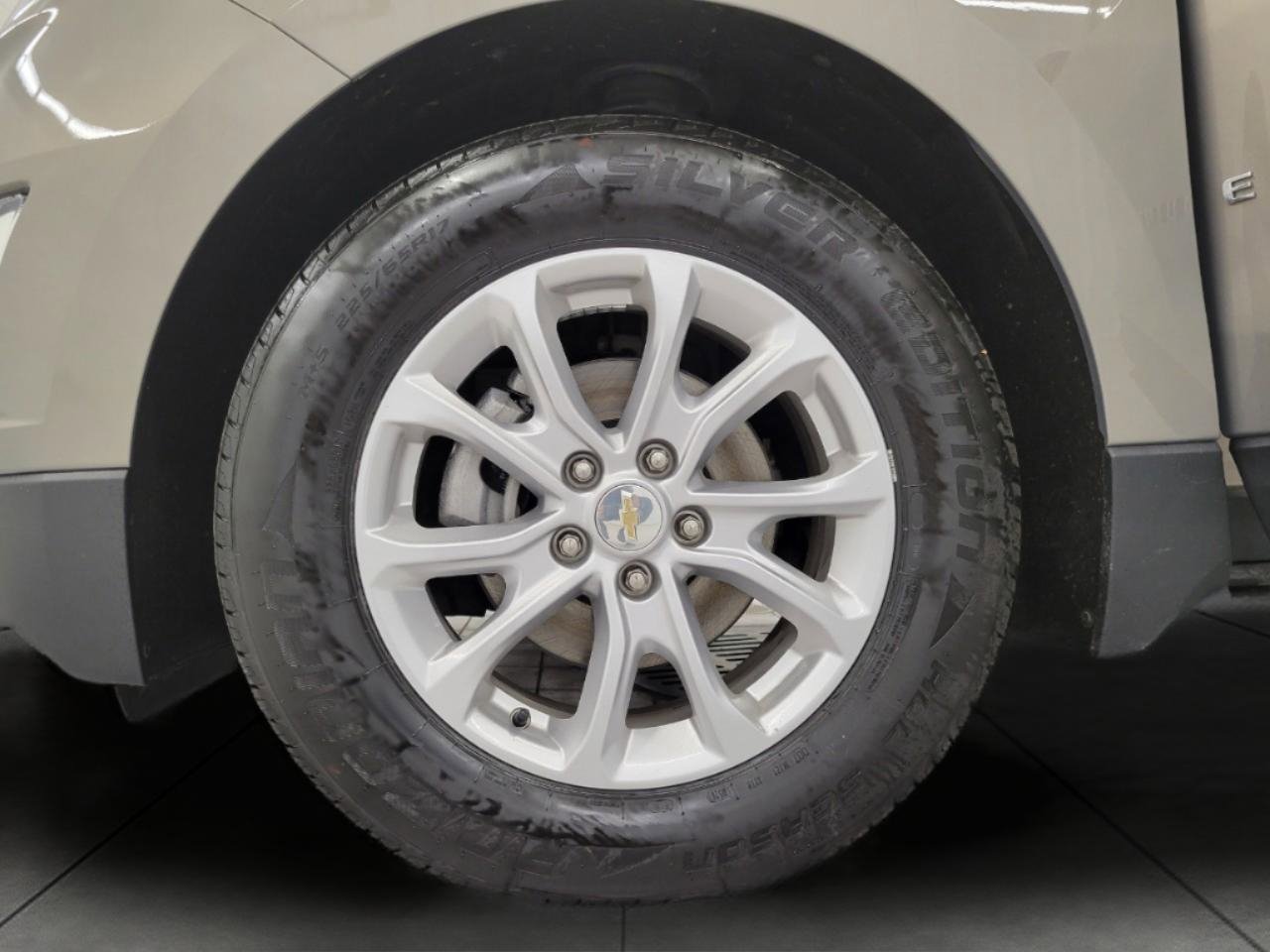 Certified 2019 Chevrolet Equinox LT FWD image 3