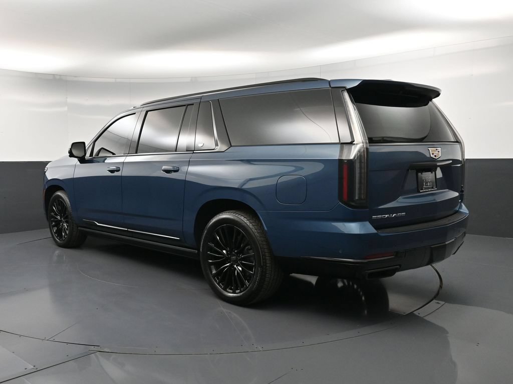 Used 2025 Cadillac Escalade ESV Sport Platinum AWD/4WD image 3