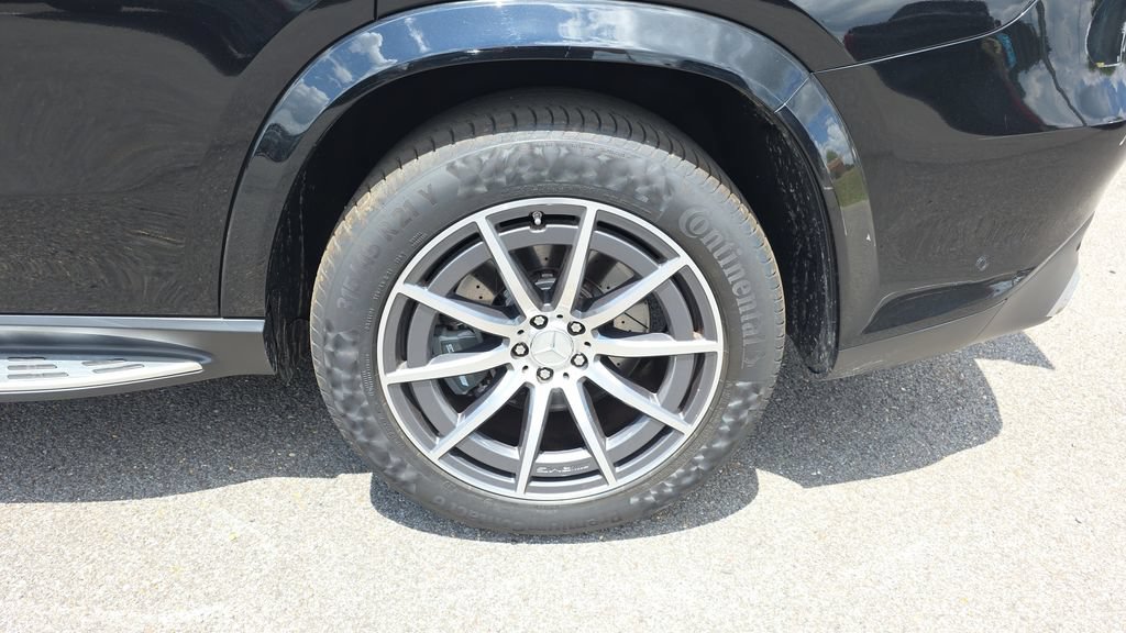 Certified 2022 Mercedes-Benz GLS 63 AMG 4MATIC image 10