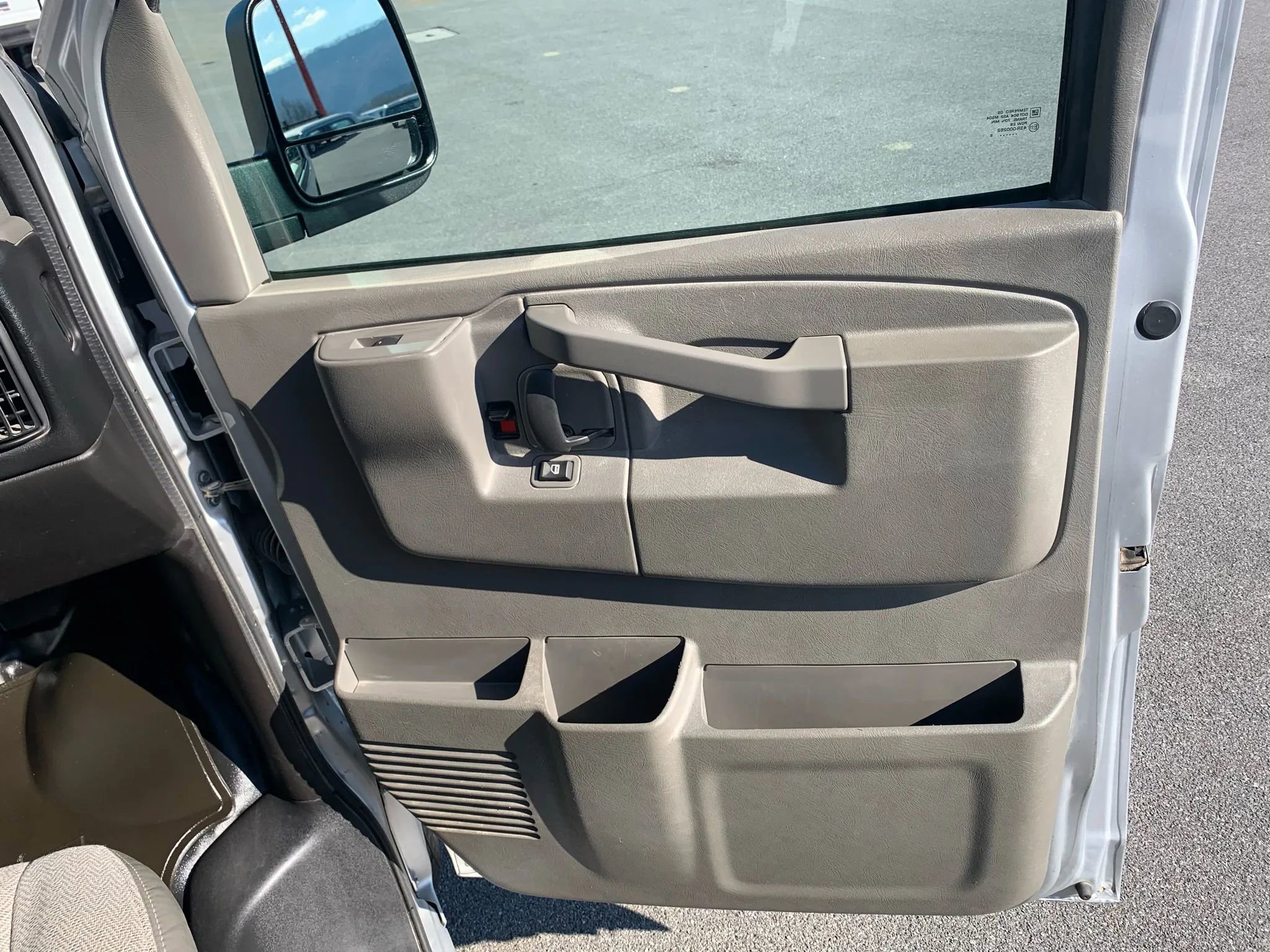 Used 2016 Chevrolet Express 3500 LT w/ LT Preferred Equipment Group image 22