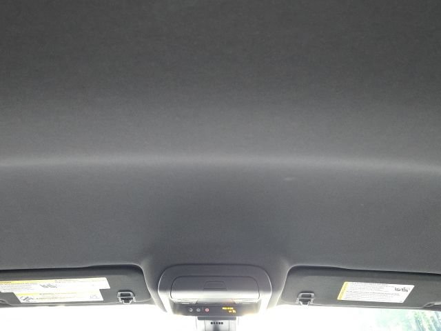 Used 2022 Chevrolet Equinox RS w/ LPO, Floor Liner Package FWD image 39