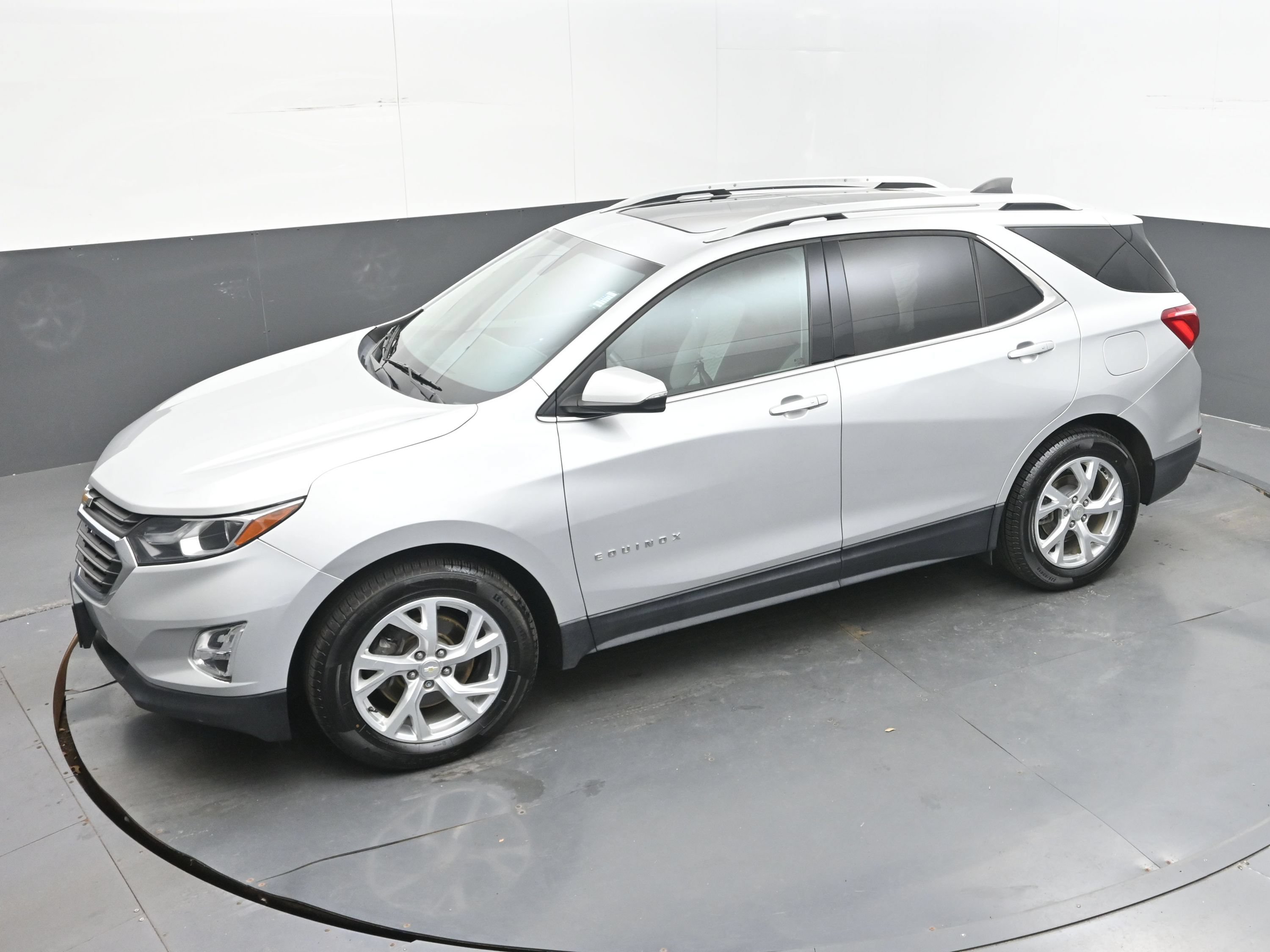 Used 2019 Chevrolet Equinox LT w/ Sun & Navigation Package FWD image 37
