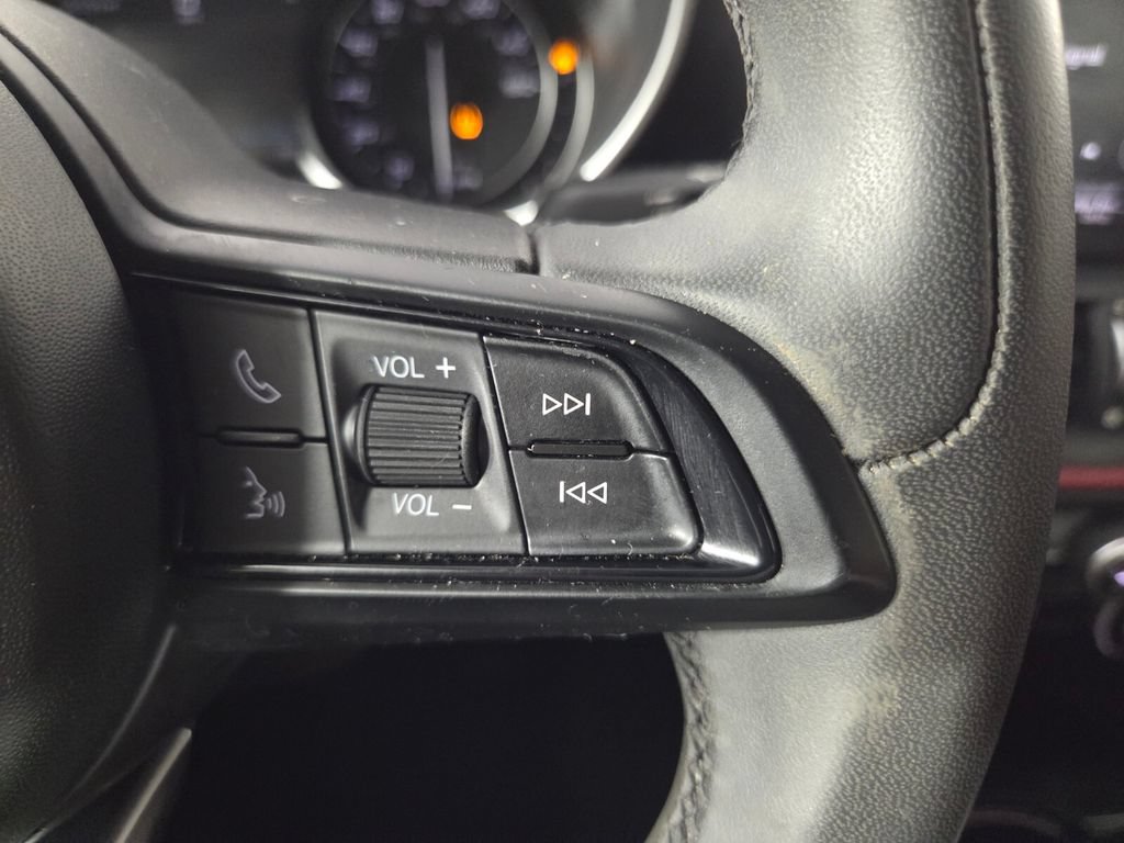 Used 2020 Alfa Romeo Giulia RWD image 15