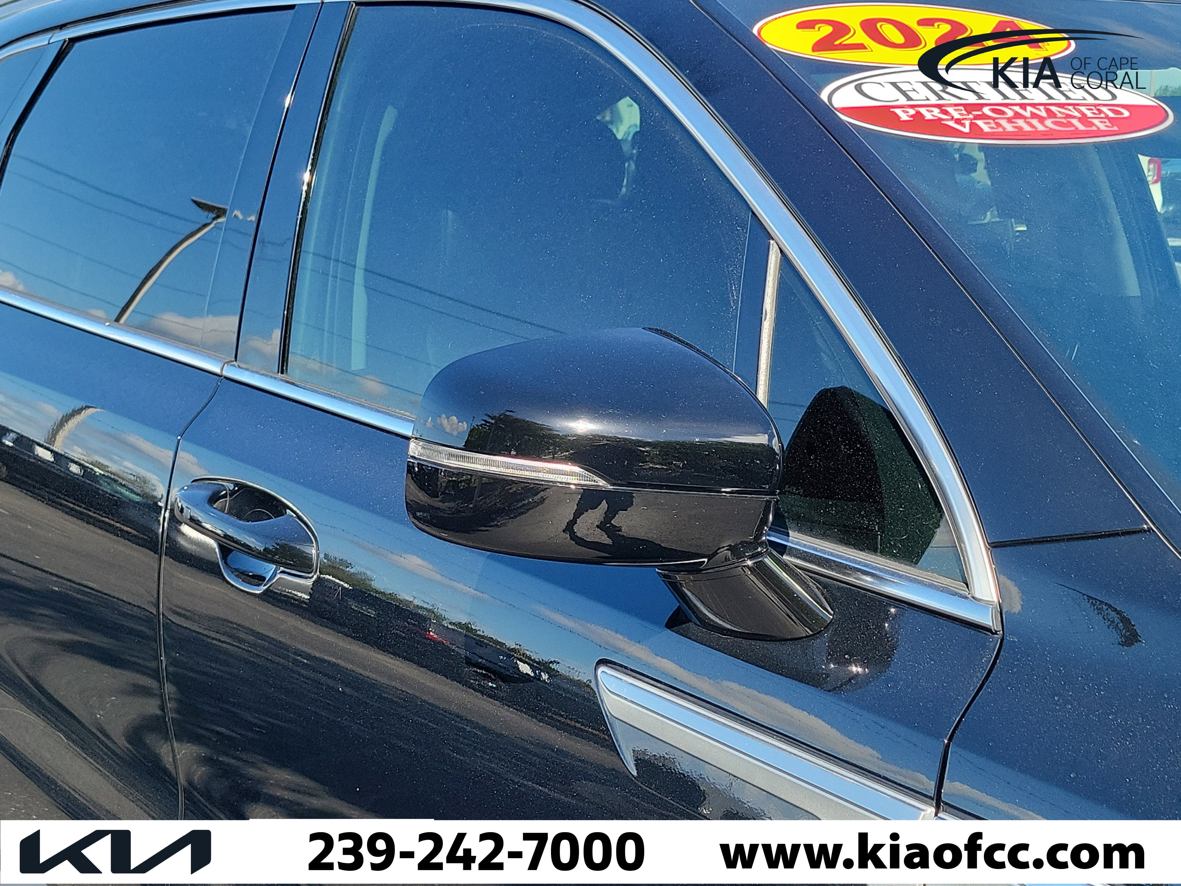 Certified 2024 Kia Sorento S FWD image 8
