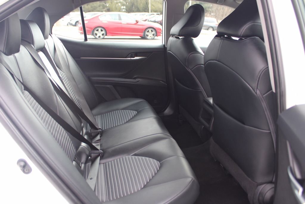 Used 2022 Toyota Camry SE image 14