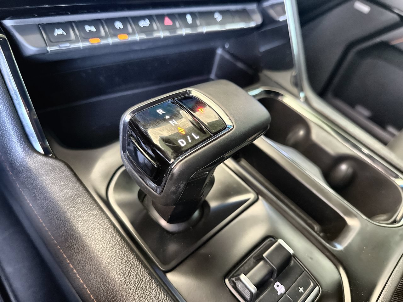 Used 2025 GMC Sierra 1500 AT4 AWD/4WD image 16