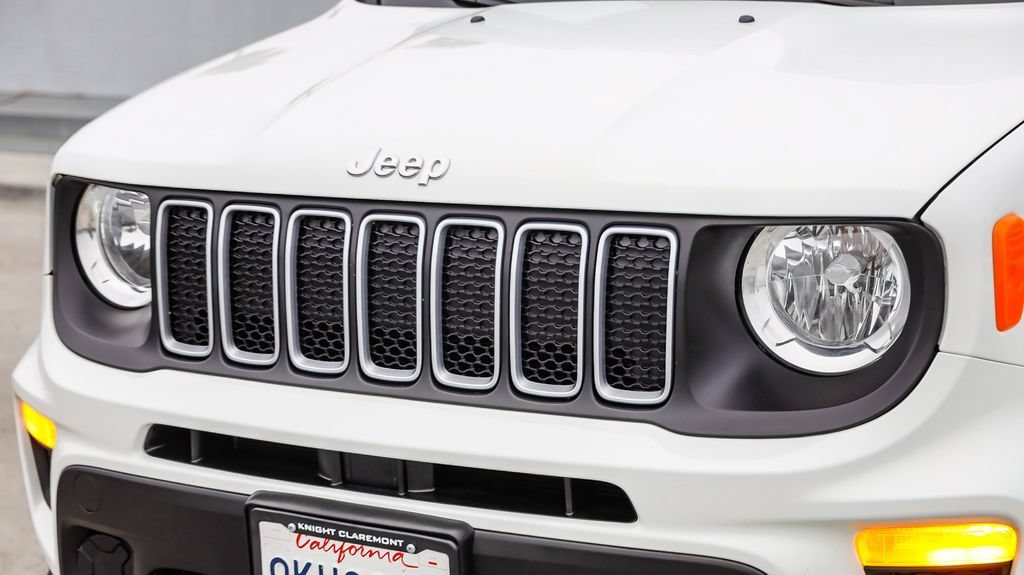 Used 2023 Jeep Renegade Latitude AWD/4WD image 6