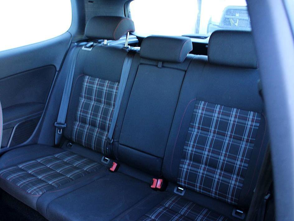 Used 2010 Volkswagen GTI 2-Door image 9