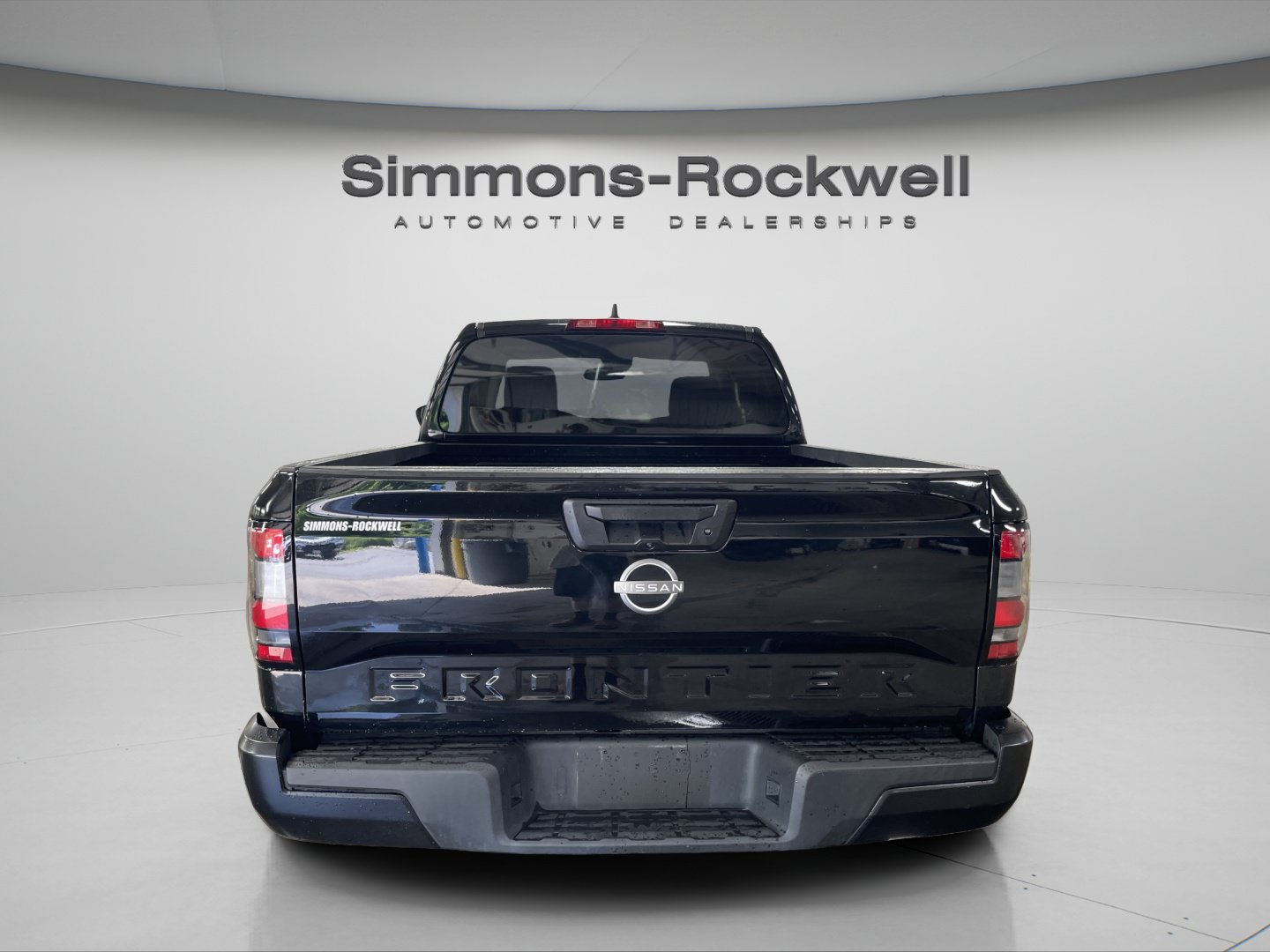 Used 2022 Nissan Frontier S RWD image 4