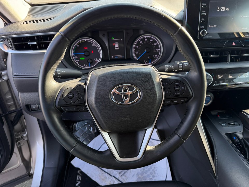 Used 2022 Toyota Venza LE image 13