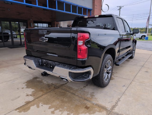 Used 2025 Chevrolet Silverado 1500 LT AWD/4WD image 9