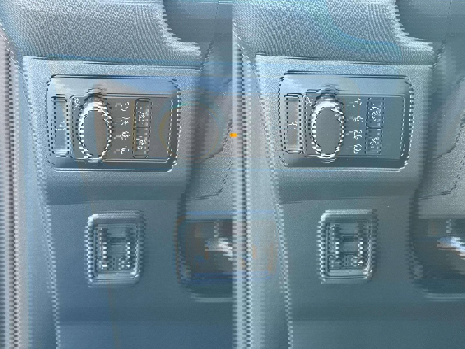 New 2025 Ford Maverick Lariat w/ Black Appearance Package image 35