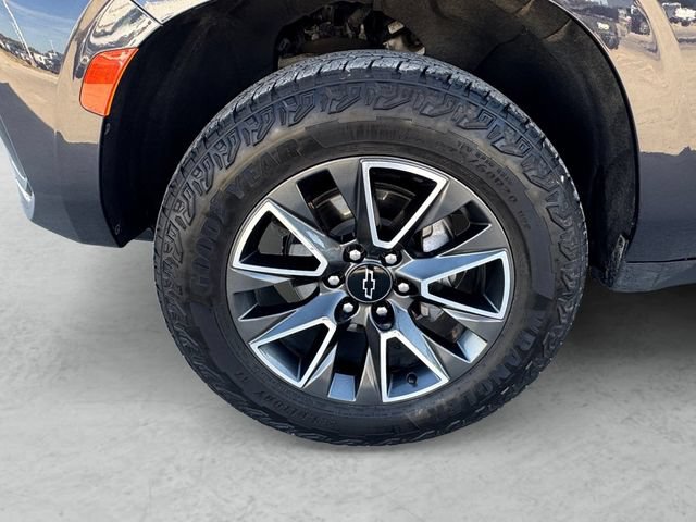 Used 2023 Chevrolet Tahoe Z71 w/ Luxury Package AWD/4WD image 21