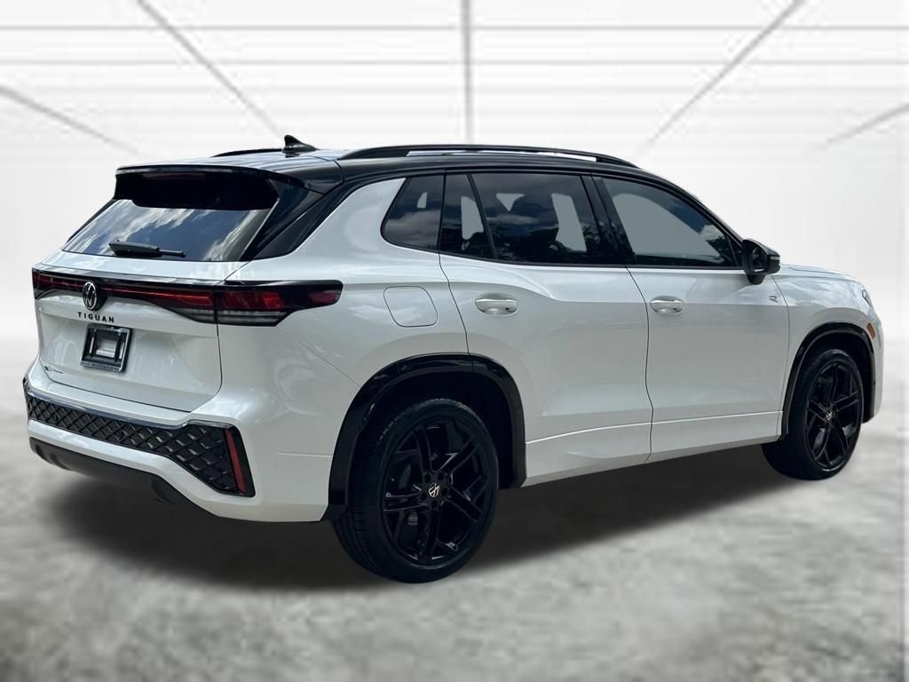New 2026 Volkswagen Tiguan SE R-Line FWD image 5