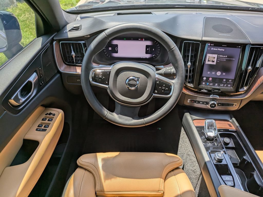Certified 2024 Volvo XC60 B5 Ultimate w/ Protection Package Premier AWD/4WD image 16