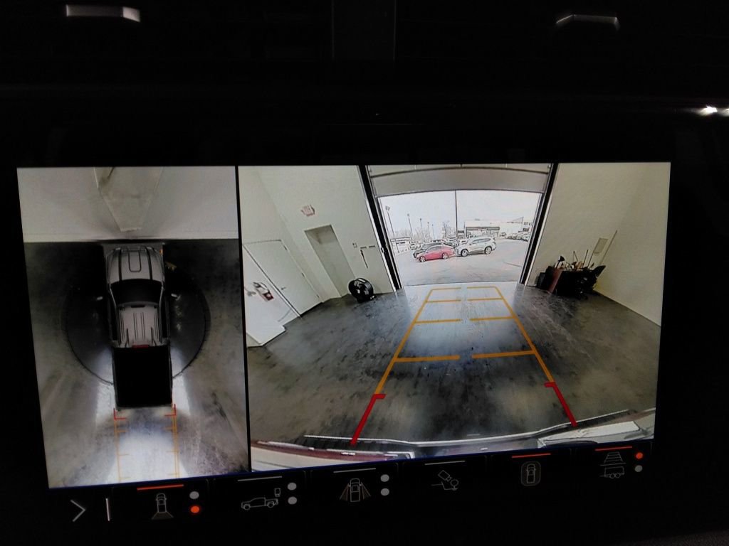 Used 2025 GMC Sierra 2500 AT4 image 21