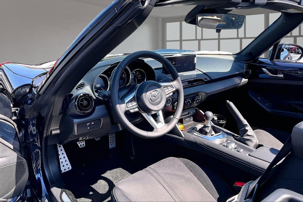 New 2026 MAZDA MX-5 Miata Club w/ Interior Package RWD image 11
