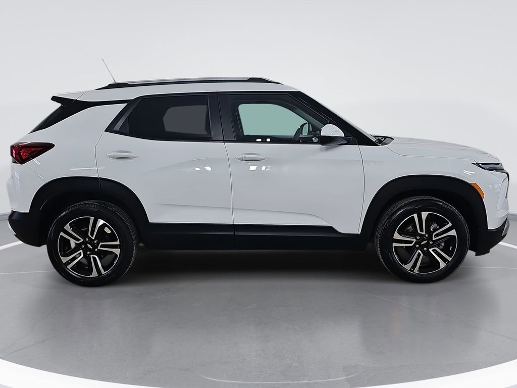 Certified 2024 Chevrolet TrailBlazer LT w/ Driver Confidence Package image 2