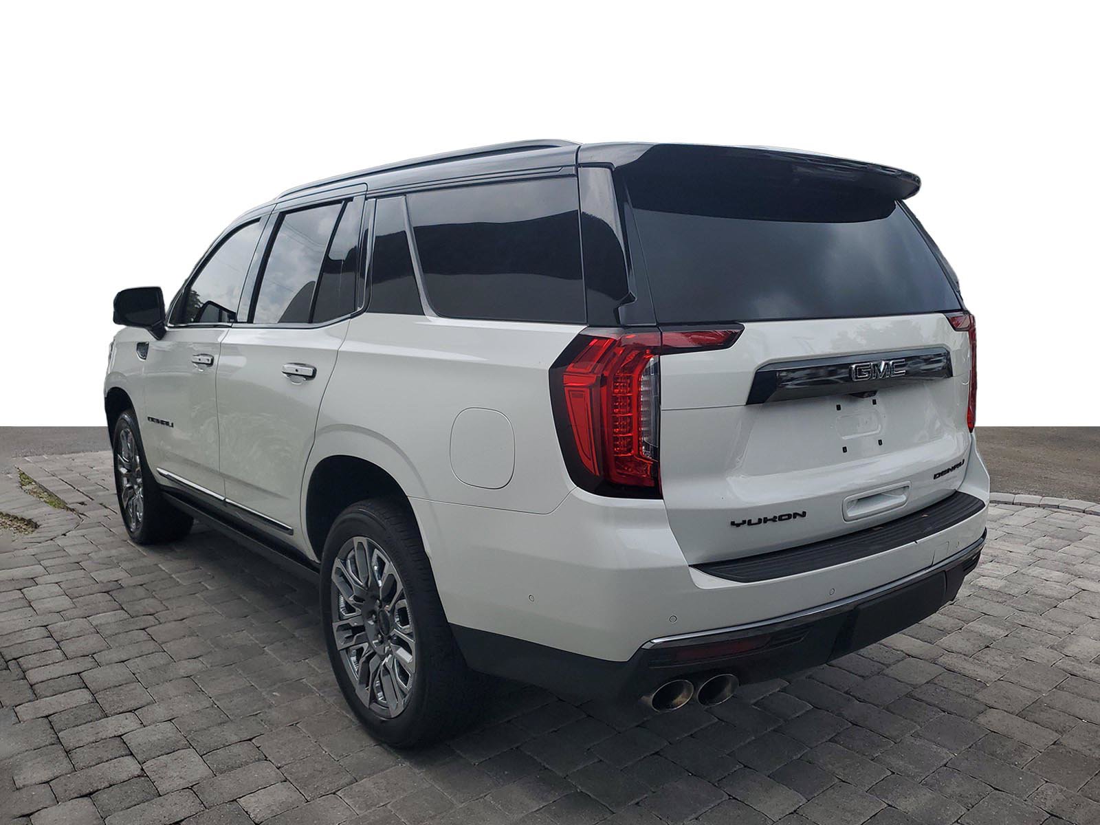 Used 2024 GMC Yukon Denali Ultimate AWD/4WD image 4