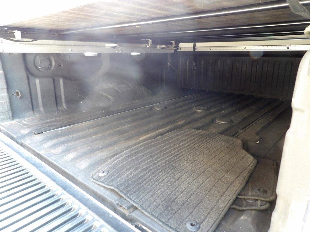 Used 2017 Nissan Titan SL w/ Chrome Package image 32