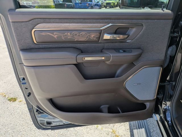 Used 2025 RAM 1500 Limited AWD/4WD image 22