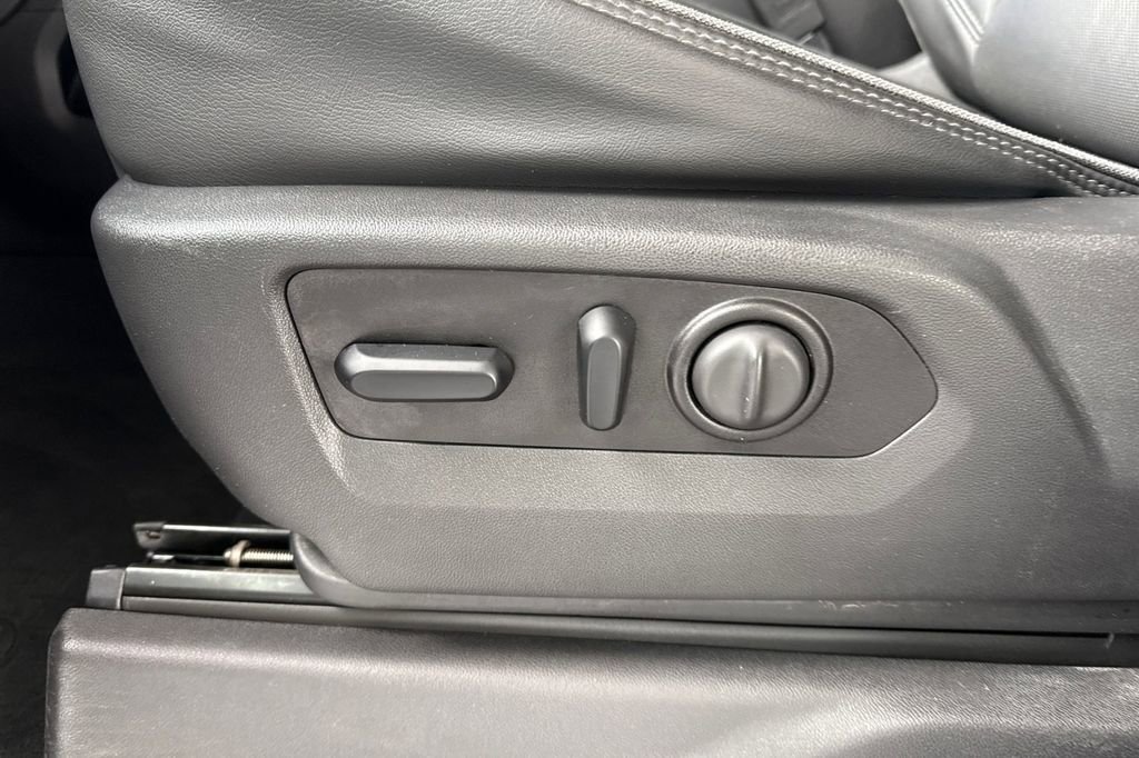 Used 2020 Chevrolet Silverado 2500 High Country w/ Technology Package image 19