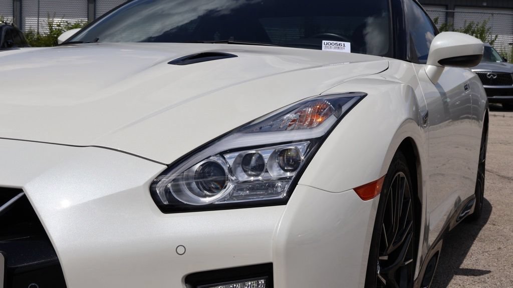 Used 2021 Nissan GT-R Premium AWD/4WD image 46