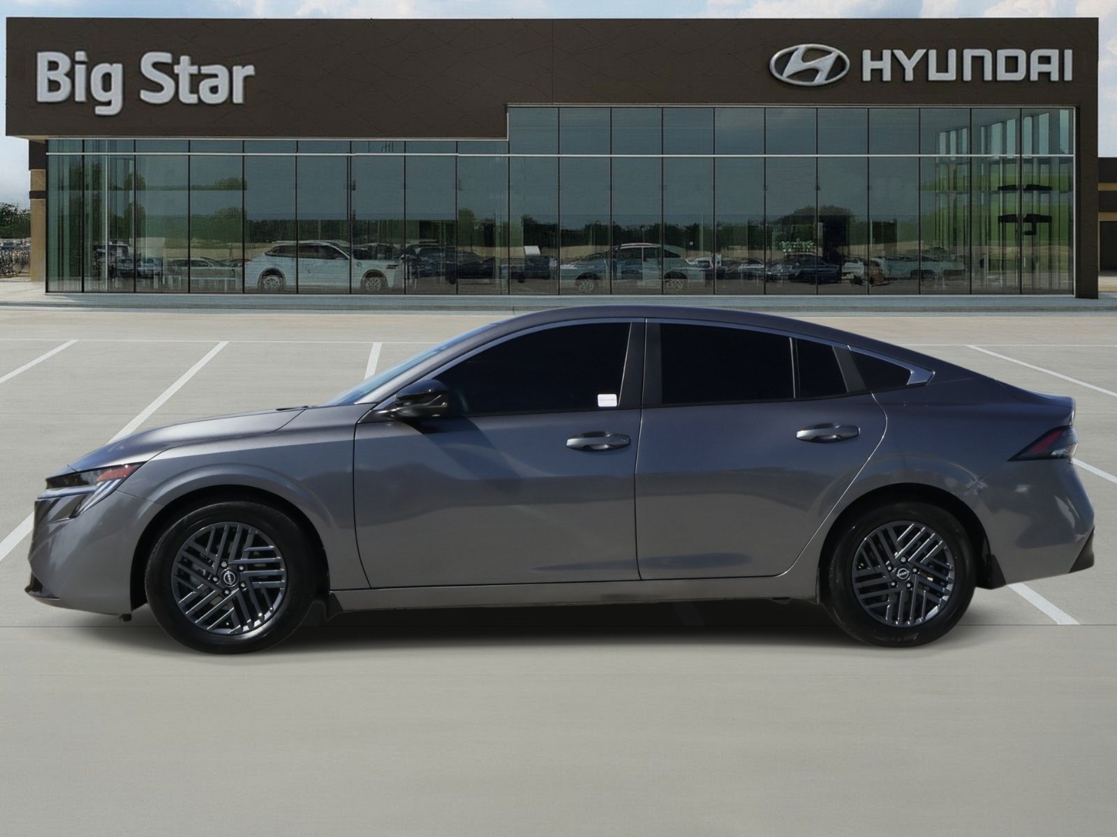 Used 2026 Nissan Sentra SV w/ SV Convenience Package FWD image 2