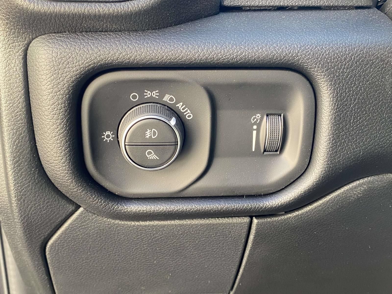 New 2026 RAM 2500 Big Horn AWD/4WD image 18