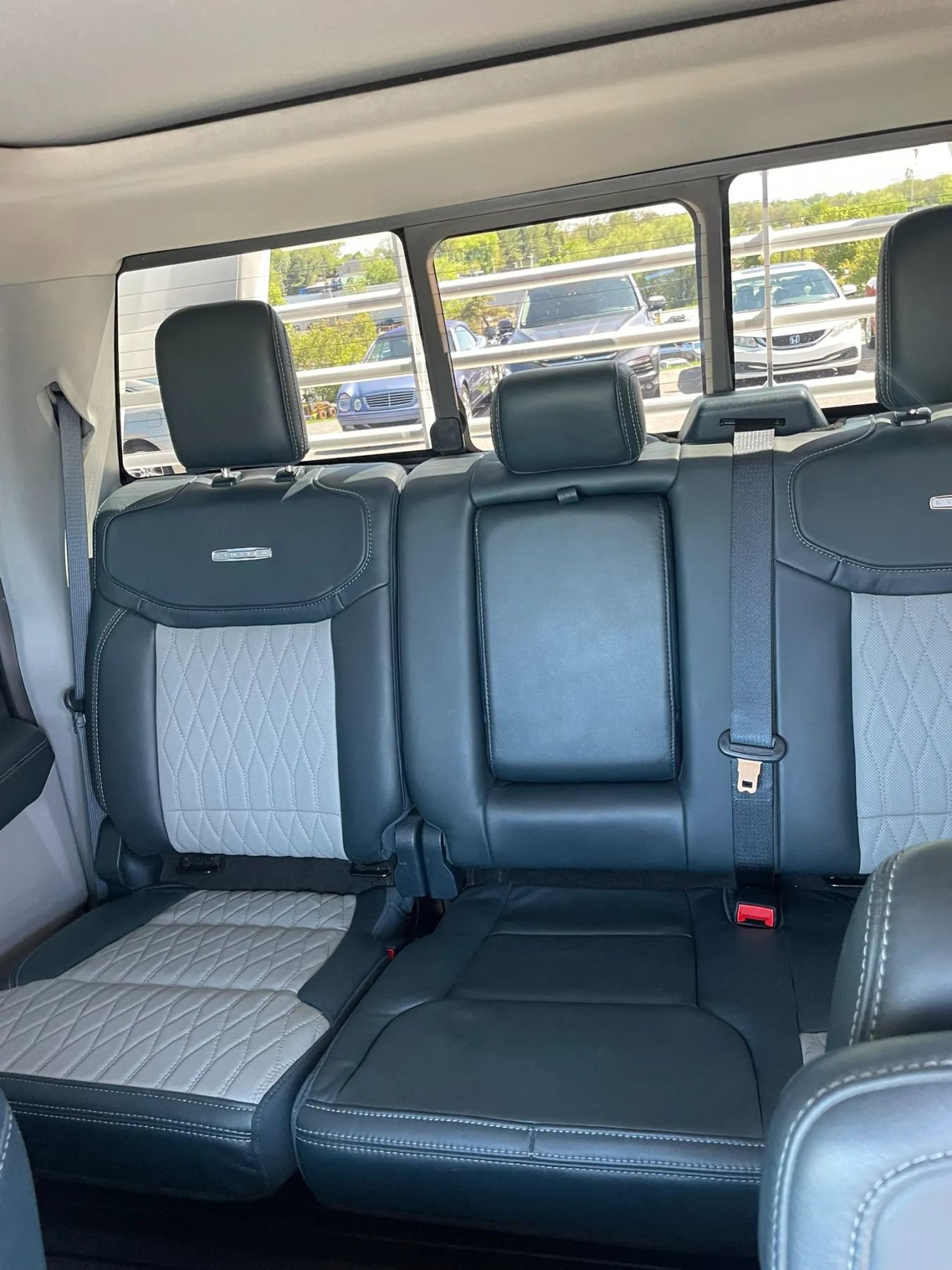 Used 2024 Ford F350 Limited w/ FX4 Off-Road Package AWD/4WD image 38