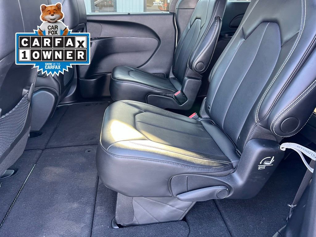 Used 2025 Chrysler Pacifica Select FWD image 14