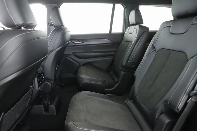 New 2025 Jeep Grand Cherokee L Altitude image 28