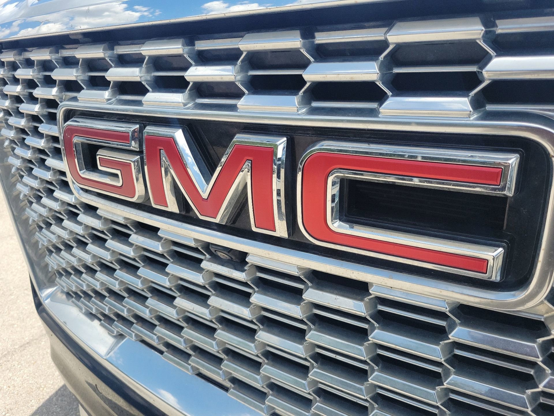 Used 2023 GMC Yukon XL Denali AWD/4WD image 6