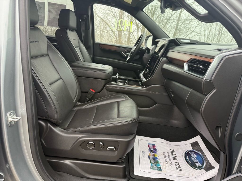 Used 2025 GMC Yukon XL Denali image 21