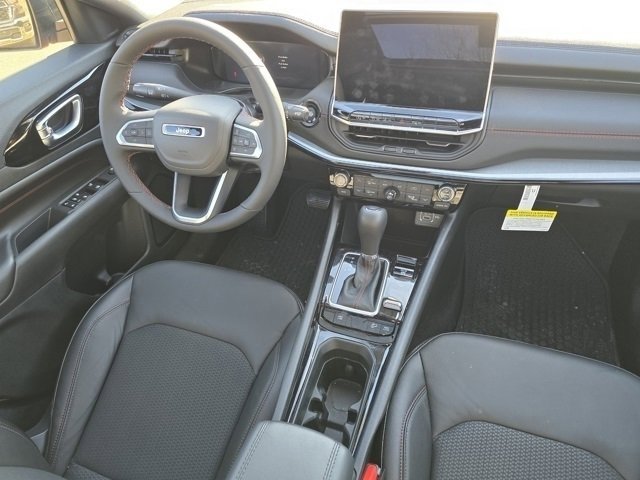 Used 2026 Jeep Compass Trailhawk w/ Sun, Sound & Navigation Group AWD/4WD image 38