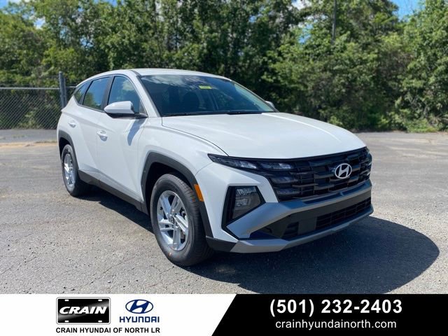 Used 2025 Hyundai Tucson SE image 1
