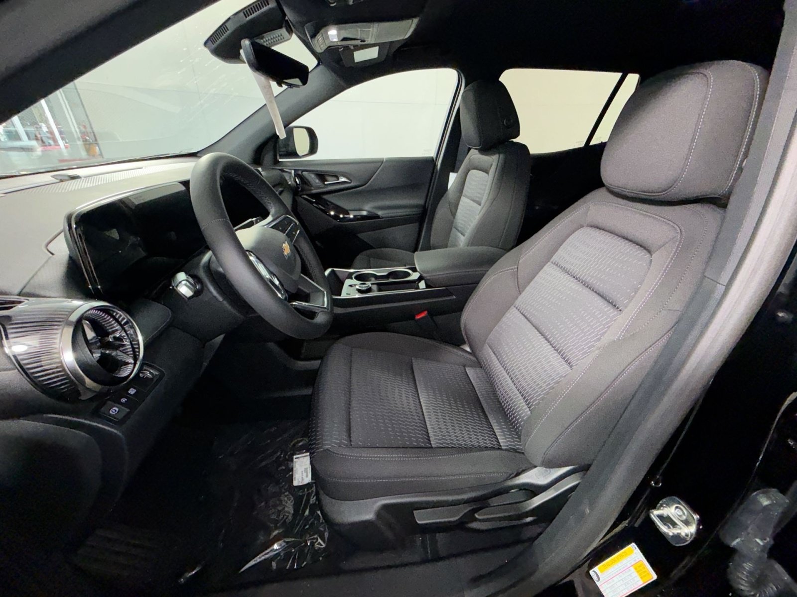 New 2027 Chevrolet Equinox LT w/ Safety and Technology Package FWD image 13