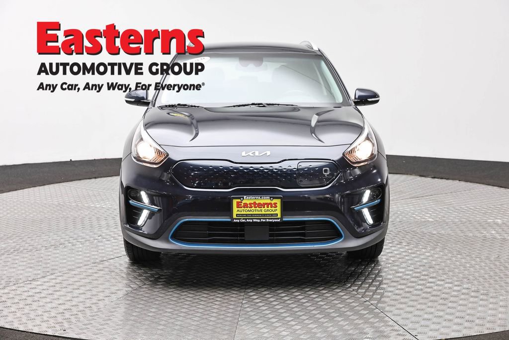Used 2022 Kia Niro EX w/ Cold Weather Package FWD image 2