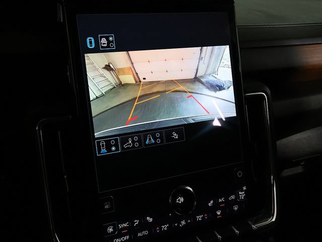 Used 2025 GMC Yukon XL Denali AWD/4WD image 22