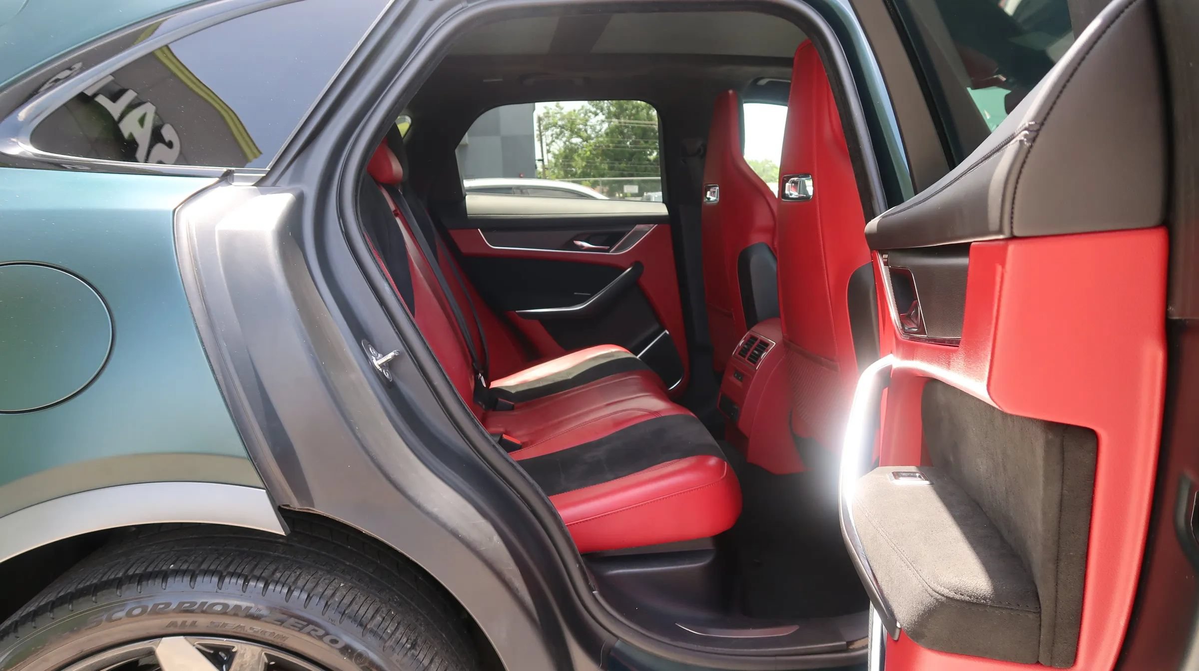 Used 2022 Jaguar F-PACE SVR AWD/4WD image 22
