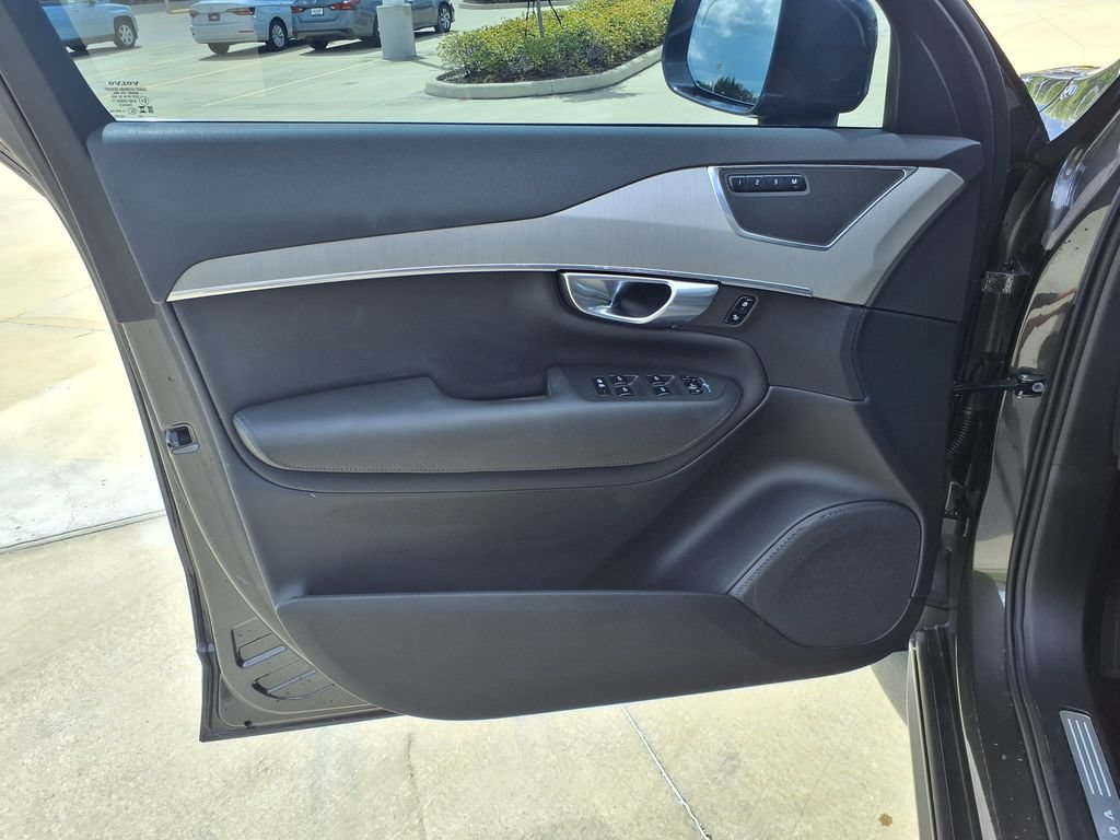 Certified 2025 Volvo XC90 B5 Core w/ Protection Package Premier AWD/4WD image 14